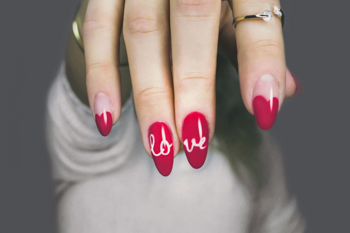 Nail shapes mountain beak