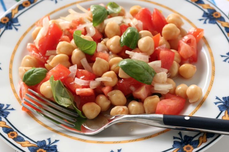 Chickpea and tomato salad recipe