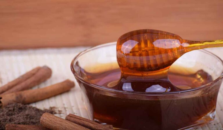 Does honey expire? Why doesn’t it have an expiration date