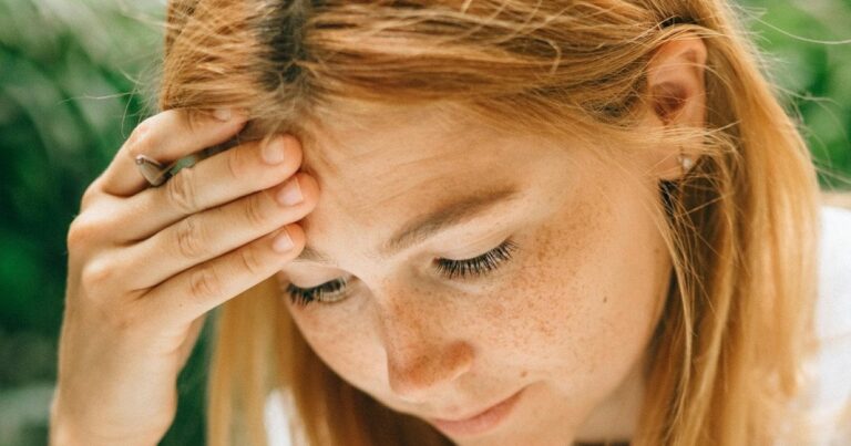 Between Anticipation and Perfectionism