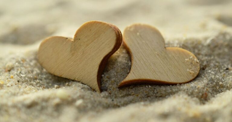 How to Overcome Emotional Dependence? Your Keys to Healthy Relationships